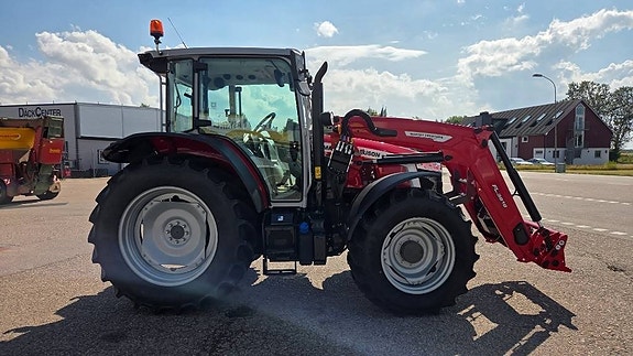 Massey Ferguson 5M.115 Kampanjtraktor 6 of 10