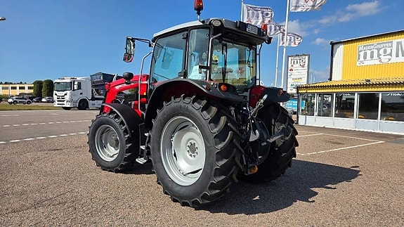 Massey Ferguson 5M.115 Kampanjtraktor 4 of 10