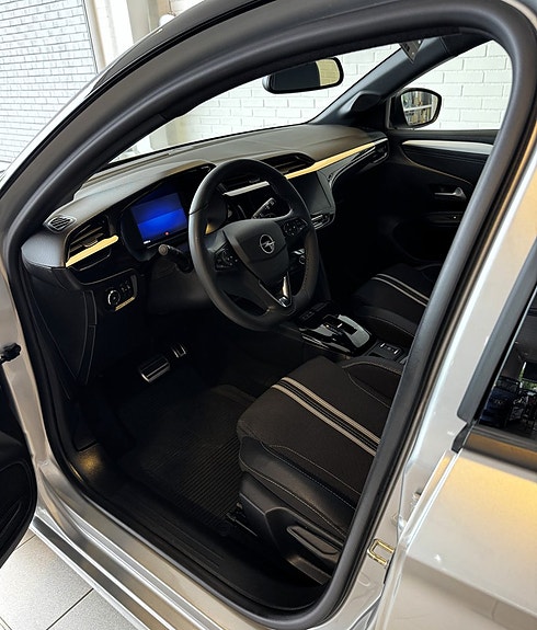 Opel Corsa 12 of 15