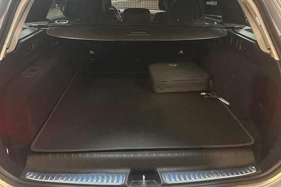 Mercedes-Benz C300 13 of 14