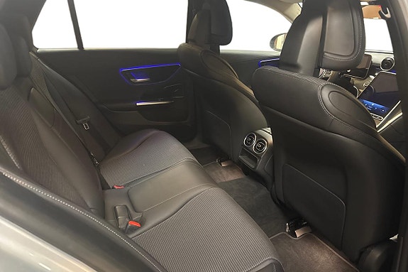 Mercedes-Benz C300 11 of 14