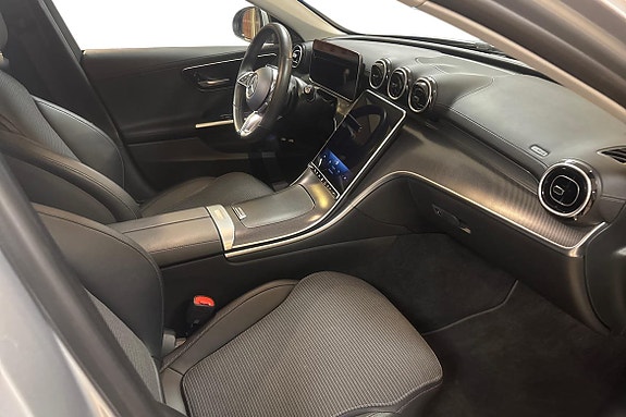 Mercedes-Benz C300 10 of 14