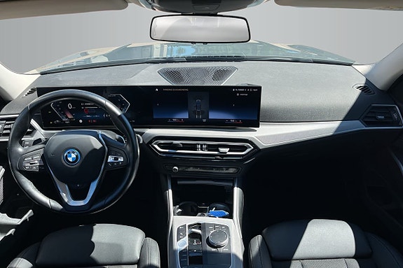 BMW 330e 12 of 16
