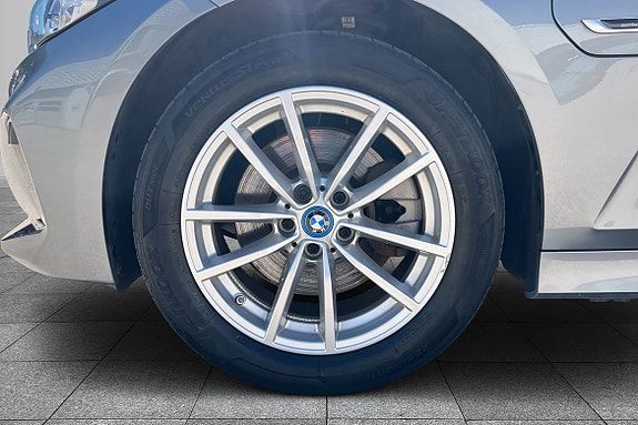 BMW 330e 8 of 16