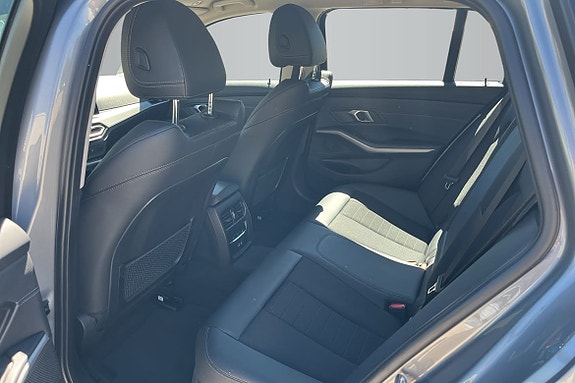 BMW 330e 11 of 16