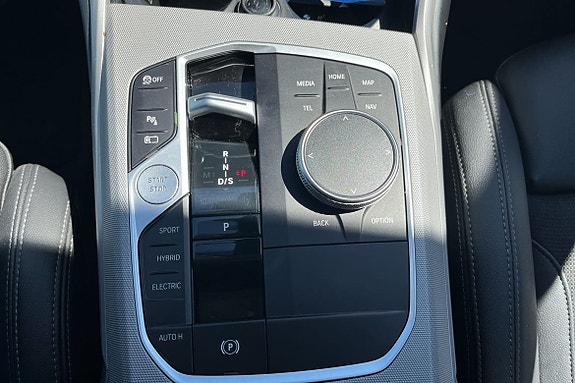 BMW 330e 16 of 16