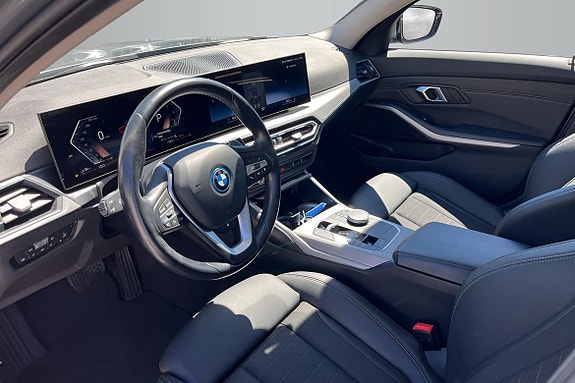 BMW 330e 10 of 16