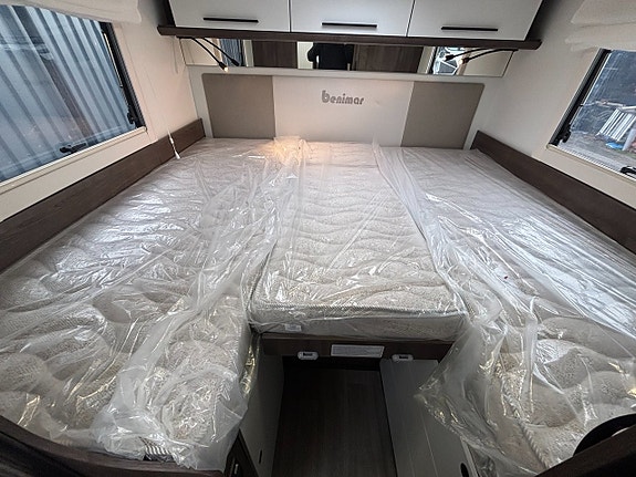 Benimar Tessoro T 468 Face-to-Face / Nedsänkbar säng / Dieselvärmare / AUT 16 of 18