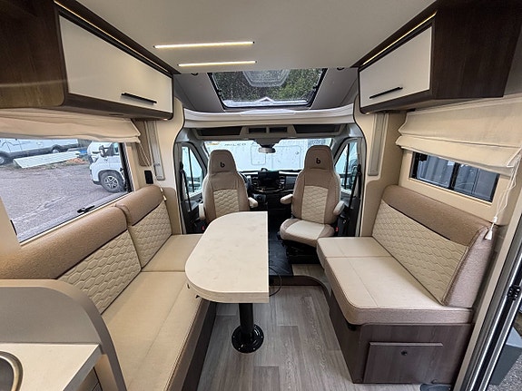 Benimar Tessoro T 468 Face-to-Face / Nedsänkbar säng / Dieselvärmare / AUT 4 of 18