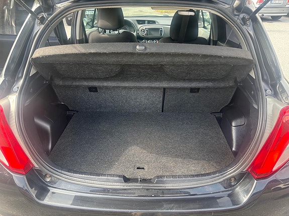 Toyota Yaris 6 of 7