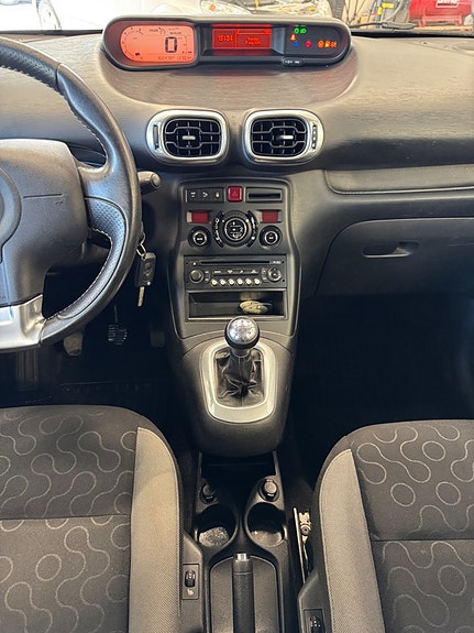 Citroen C3 Picasso 15 of 16