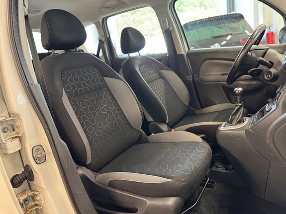 Citroen C3 Picasso 9 of 16