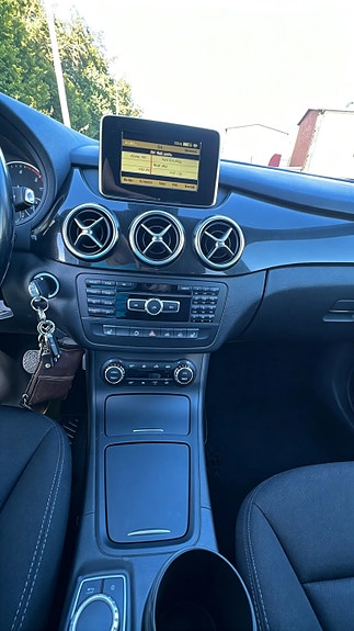 Mercedes-Benz B180 8 of 8