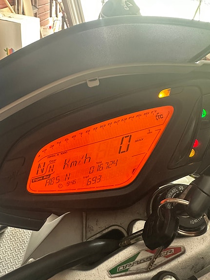 MV Agusta Dragster 800 6 of 6