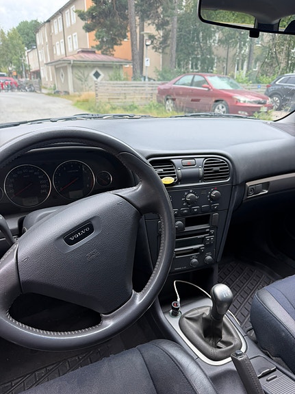 Volvo V40 3 of 4