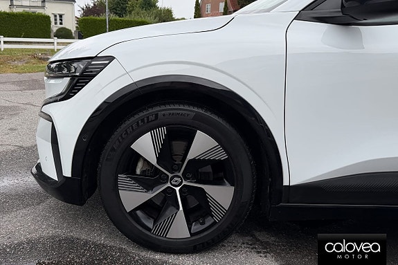 Renault Megane E-Tech 7 of 16