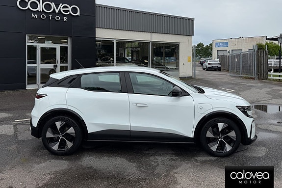 Renault Megane E-Tech 2 of 16