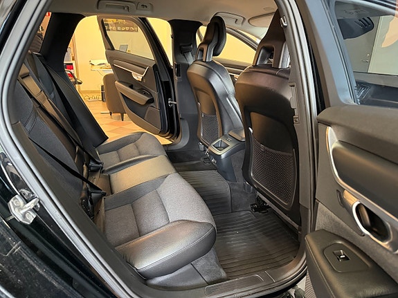 Volvo V90 24 of 27