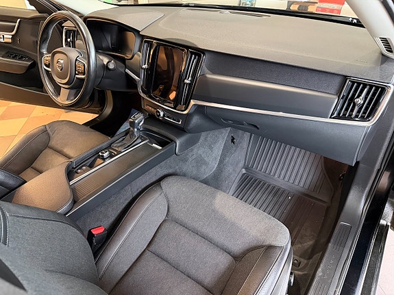 Volvo V90 14 of 27
