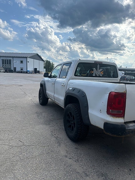 Volkswagen Amarok 3 of 6
