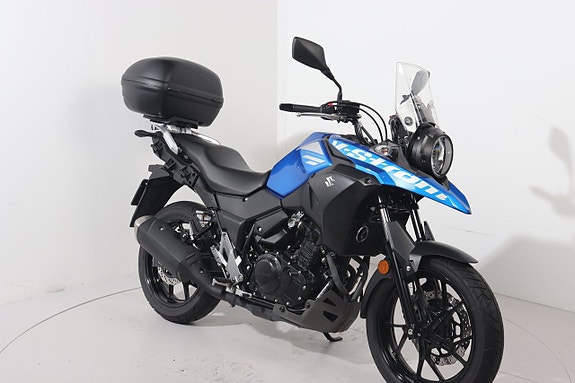 Suzuki DL 250 V-Strom 2 of 6