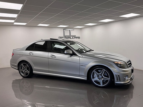 Mercedes-Benz C63 14 of 17