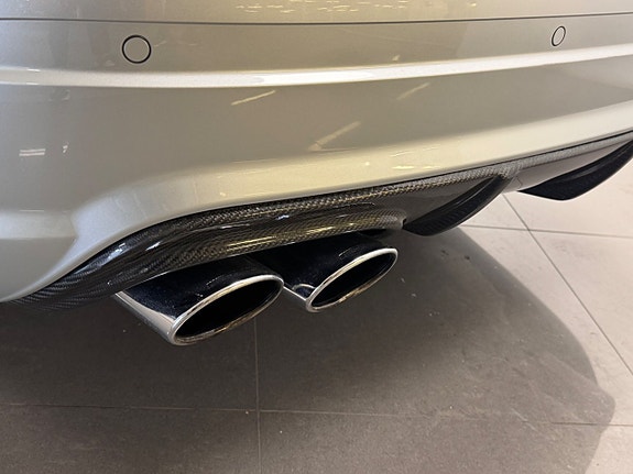 Mercedes-Benz C63 15 of 17