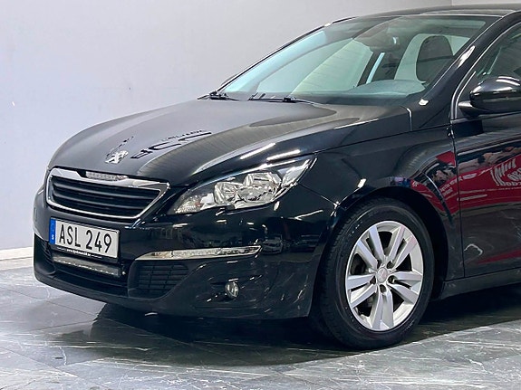Peugeot 308 3 of 5