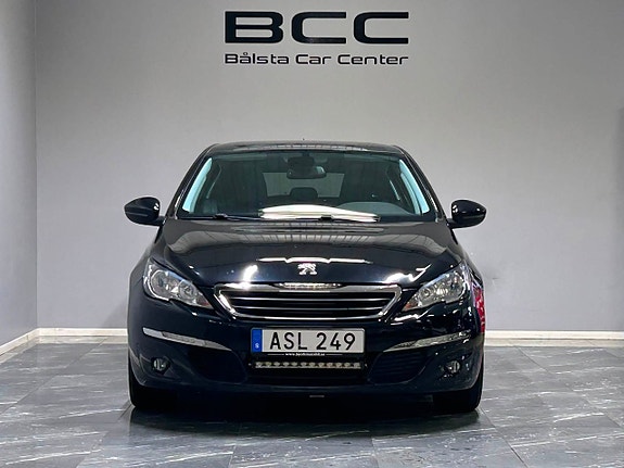 Peugeot 308 2 of 5