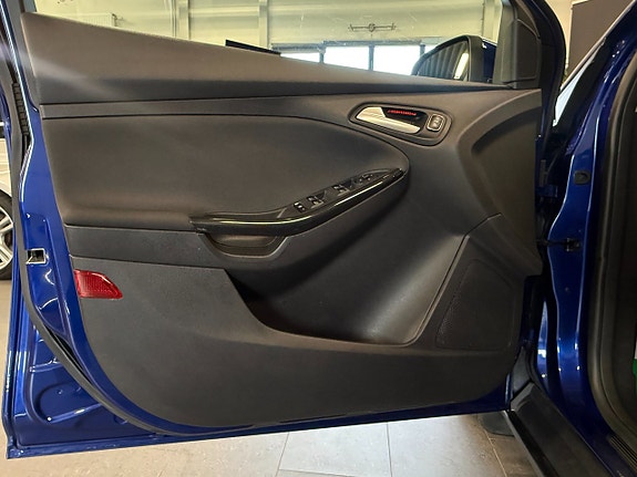 Ford Focus 7 of 19