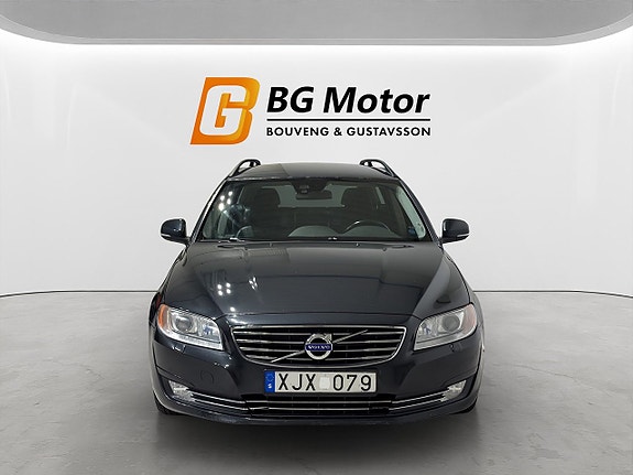 Volvo V70 2 of 18