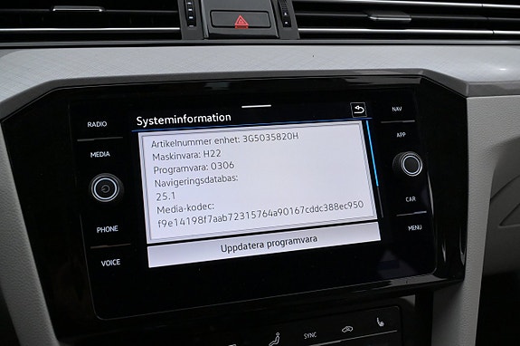 Volkswagen Passat 17 of 27