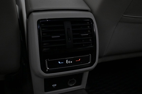 Volkswagen Passat 23 of 27