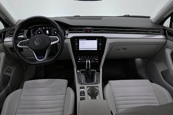 Volkswagen Passat 6 of 27