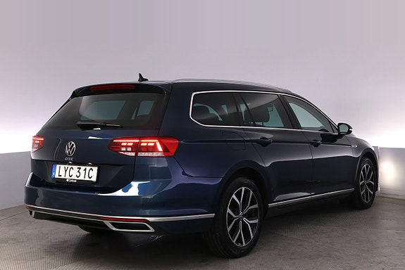 Volkswagen Passat 5 of 27