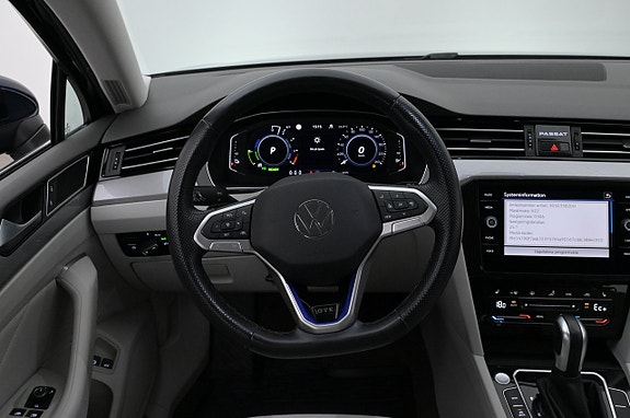 Volkswagen Passat 7 of 27