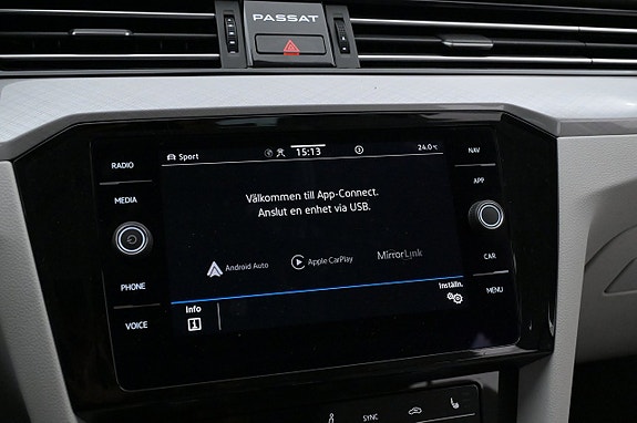 Volkswagen Passat 14 of 27