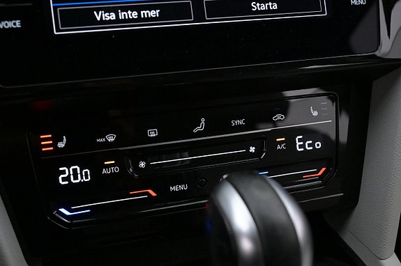 Volkswagen Passat 18 of 27