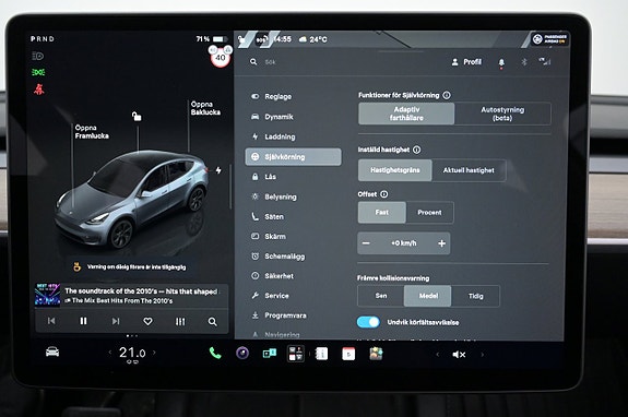 Tesla Model Y 16 of 27