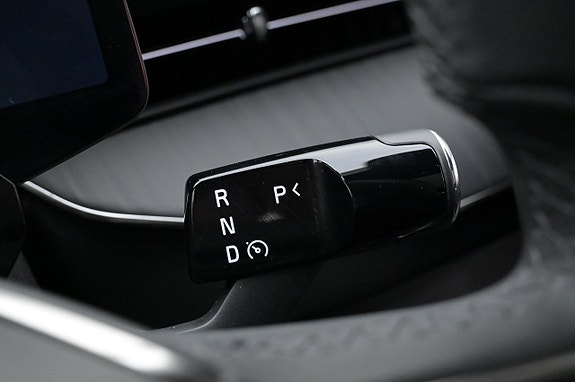 Polestar 3 8 of 27