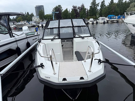 Husky R7 Yamaha F200 90 Timmar 1Års Garanti 2 of 9