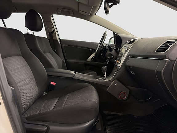 Toyota Avensis 4 of 14
