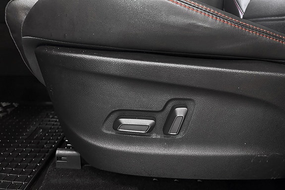 Maxus Euniq 6 12 of 24