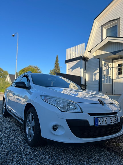 Renault Megane III 2 of 5