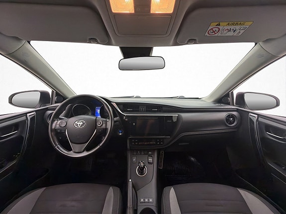 Toyota Auris 22 of 30