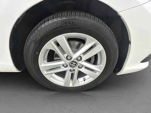 Toyota Auris 30 of 30