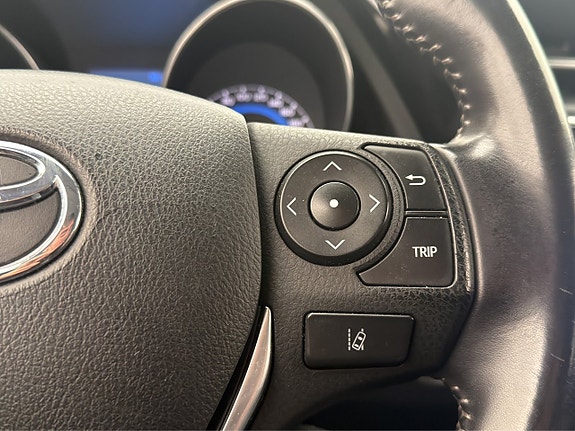 Toyota Auris 14 of 30