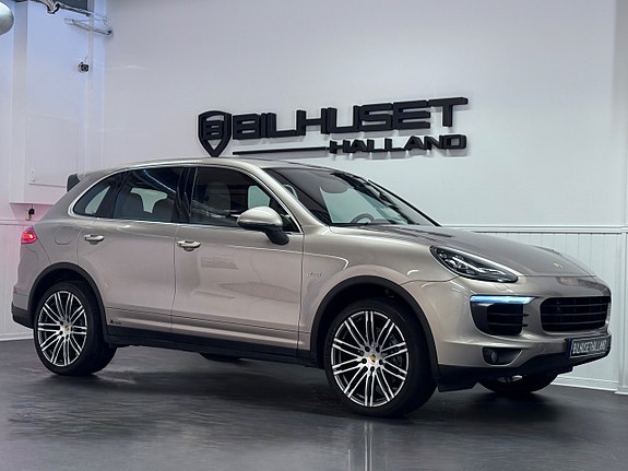 Porsche Cayenne 5 of 29