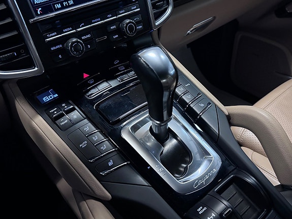 Porsche Cayenne 22 of 29
