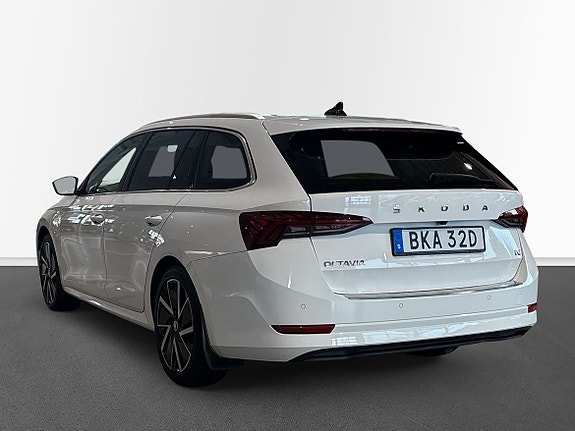 Skoda Octavia 2 of 10
